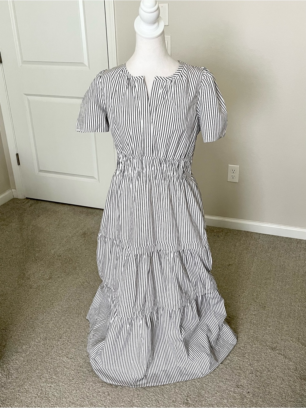 NWT Quince 100% Organic Cotton White Gray Striped Short Sleeve Maxi Dress Size S